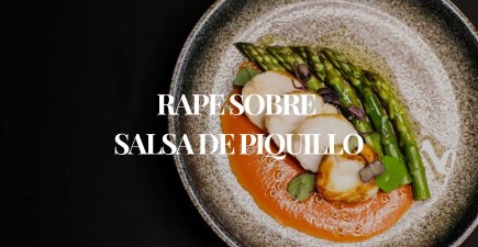 Rape a la plancha sobre salsa de piquillo